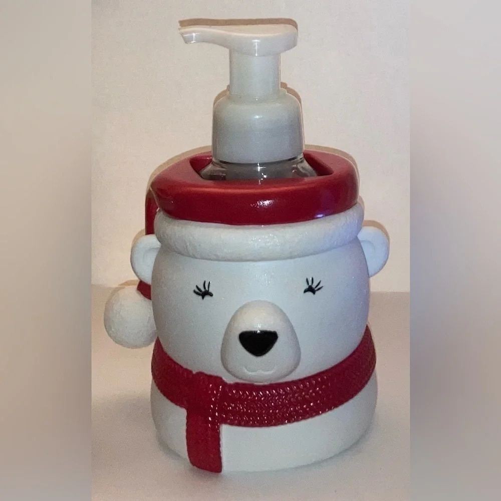 BATH & BODY WORKS Santa Bear Bottle Soap Holder — Matches Candle Holder NEW NWT